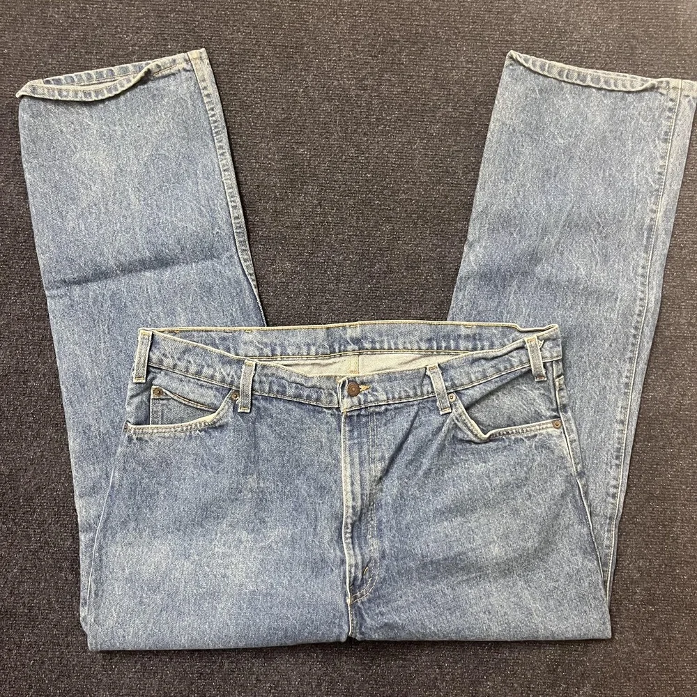 Vintage Levis Jeans Mens 40x30 Blue Stone Wash Denim Straight Leg Made USA‎ 90s